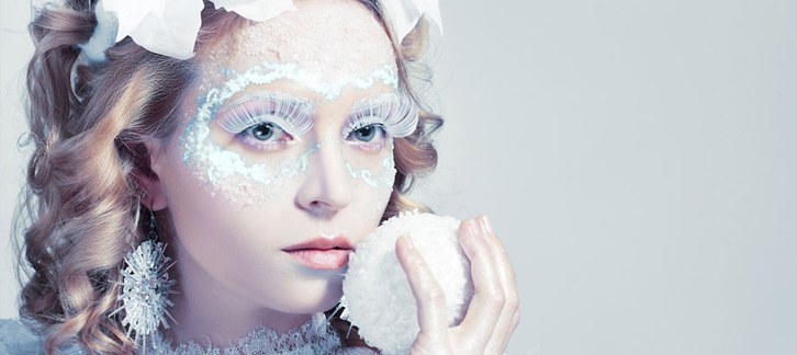 پنج لنز رنگی برای تکمیل آرایش فصل زمستان