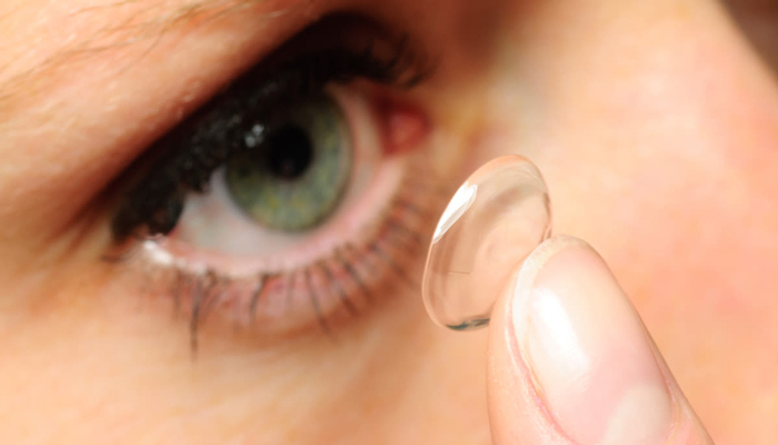 استفاده از لنز پس از عمل های جراحی انکساری چشم